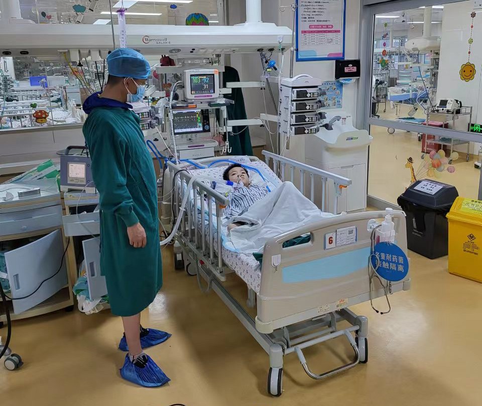 洪湖市跨省救护车出租公司