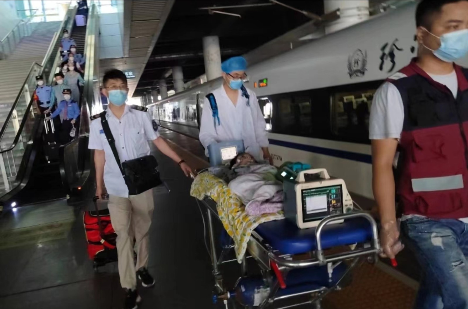 洪湖市高铁转运公司